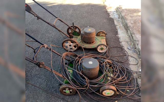 Foram recuperados e devolvidos ao proprietário dois aparadores elétricos de poder grama. Fotos: DIVULGAÇÃO/PM