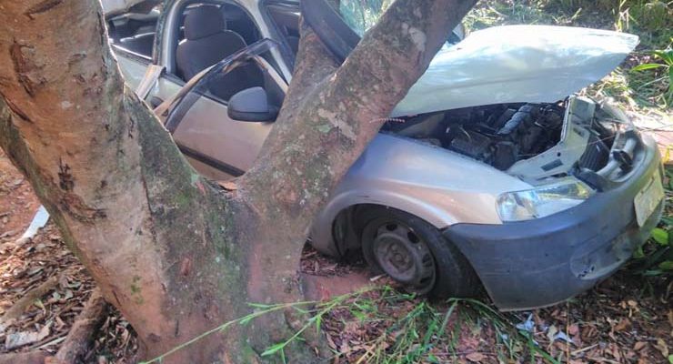 homem morre após desmaiar no volante e bater contra árvore em Itapetininga — Foto: Arquivo Pessoal.