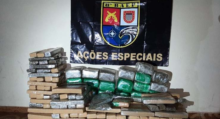 Mais de 200 quilos de drogas foram apreendidos em Santo Anastácio — Foto: Polícia Militar.
