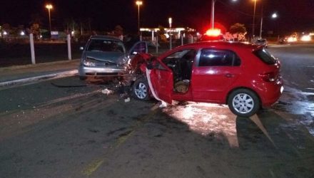 Acidente entre dois carros que provocou a morte de uma mulher nesta terça-feira em Maracaju — Foto: Polícia Civil/Divulgação.