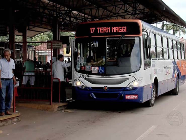 Situação ocorreu no terminal André Maggi em Várzea Grande, região metropolitana de Cuiabá. — Foto: Reprodução/TVCA.