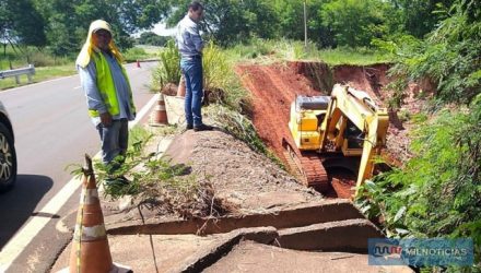 Obras interventivas na Estrada Vicinal Nemezião Souza Pereira. Foto: Secom/Prefeitura