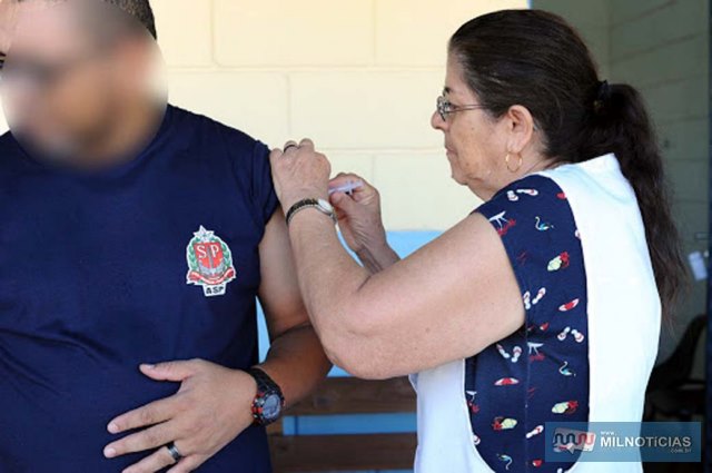 A partir desta segunda, (30), esses servidores deverão se dirigir aos postos de saúde e se identificarem como agentes aos profissionais que estão aplicando a vacina. Foto: Sindasp.org.br