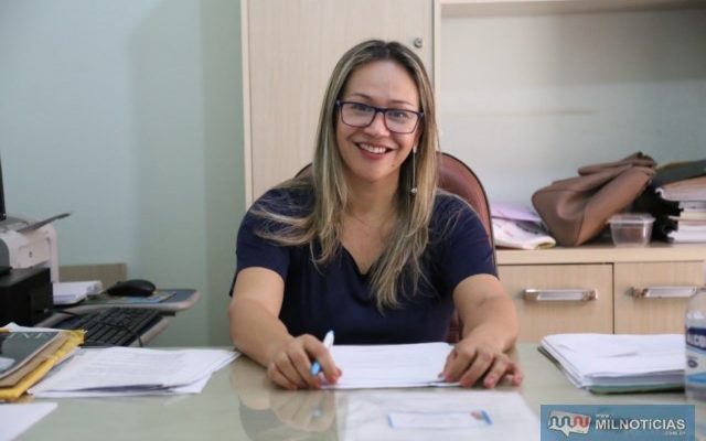 Secretária de Educação Lucilene Novaes anuncia abertura de cadastramento dos alunos para entrega do kit de merenda escolar. Foto: Secom/Prefeitura