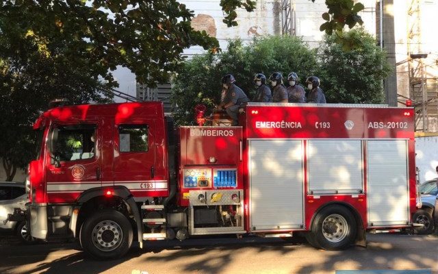 Corpo de Bombeiros também esteve presente durante velório em Araçatuba — Foto: Rafael Ferraz/TV TEM