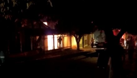 Dupla é presa suspeita de invadir base da PM e atear fogo em viatura após moto ser apreendida. Foto: Divulgação