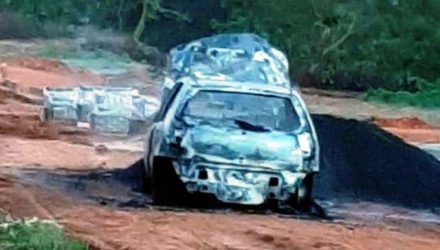 Dois homens foram presos em flagrante por roubo e incêndio de veículo. Foto: RP10