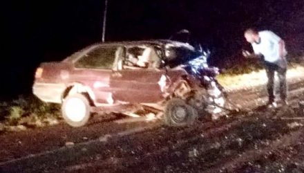 Carro em que estava o motorista de 45 anos que morreu na batida ficou destruído — Foto: Izzo Soares/Arquivo pessoal.