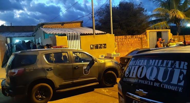 Quarta vítima de serial killer é encontrada enterrada em casa do bairro Corumbá, em Campo Grande (MS). — Foto: Emerson Arce/TV Morena.