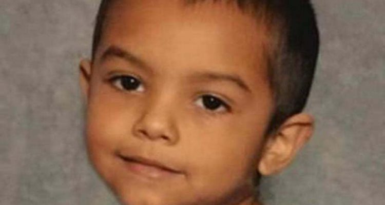Deshaun Martinez, de 6 anos, morreu de fome enquanto estava trancado dentro de um armário em casa. Foto: Reprodução