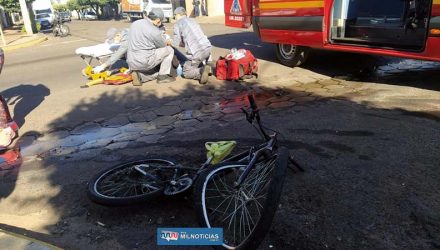 Bicicleta ficou com a roda dianteira completamente entortada depois do acidente. Foto: MANOEL MESSIAS/Agência