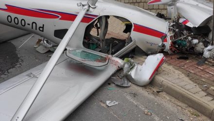 Acidente com avião ocorreu na manhã deste sábado em Guabiruba — Foto: Corpo de Bombeiros/ Divulgação