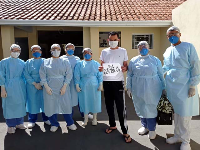 Wendel de Andrade Reis de 43 anos, recebeu alta da Santa Casa de Andradina. Foto: Assessoria de Comunicação