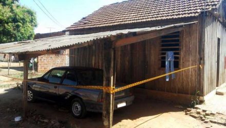 Crime aconteceu na residência do casal, no bairro Engenheiro Taveira (Foto: Hojemais Araçatuba)