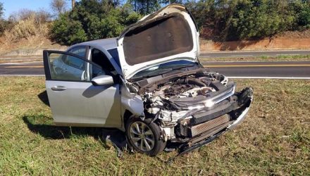 GM Onix, placa de Belo Horizonte teve os dois air bag acionados, além de sofrer destruição da sua parte frontal. Foto: MANOEL MESSIAS/Agência