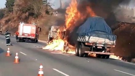 Carreta carregada com açúcar pega fogo na Castelo Branco. Foto: Divulgação