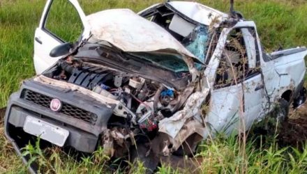 Veículo Fiat Strada ficou bastante destruído após o acidente. Foto: DIVULGAÇÃO