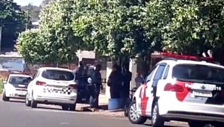 Homem foi baleado e morreu na quinta-feira (27), em Paulicéia — Foto: Ermenson Rodrigues/Blog Panorama Notícia