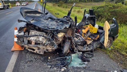- Cinco pessoas que estavam no carro morreram após acidente na rodovia Padre Manoel da Nóbrega, SP — Foto: Divulgação/Polícia Rodoviária