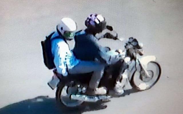 Imagens de Câmeras de segurança mostram suspeitos na motocicleta. Foto: /Reprodução