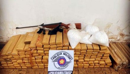 Droga e armas foram apreendidas em Catanduva — Foto: Arquivo Pessoal