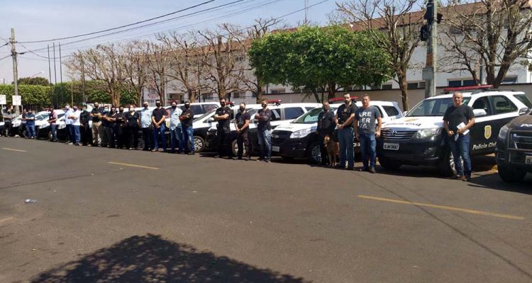 ‘Operação Rescaldo’ mobilizou um total de 37 policiais civis e quase duas dezenas de viaturas. Foto: MANOEL MESSIAS/Agência