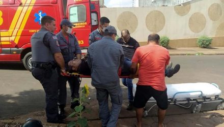 Entregador de pizza estava indo até a casa de sua mãe quando sofreu queda da motocicleta que pilotava. Foto: MANOEL MESSIAS/Agência