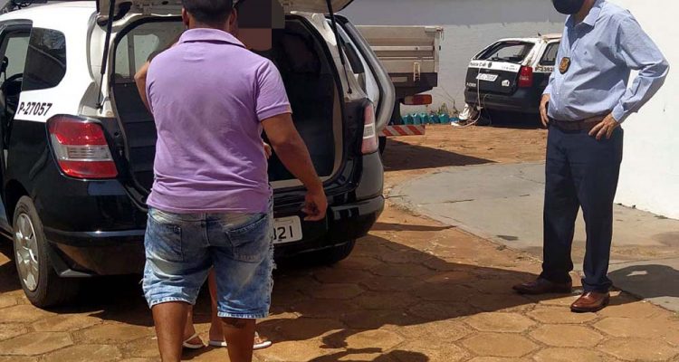 Barbeiro H. F. F. A., de 19 anos, residente na rua São Ângelo, no jardim Brasil, foi indiciado por tráfico e associação ao tráfico de drogas. Foto: MANOEL MESSIAS/Agência