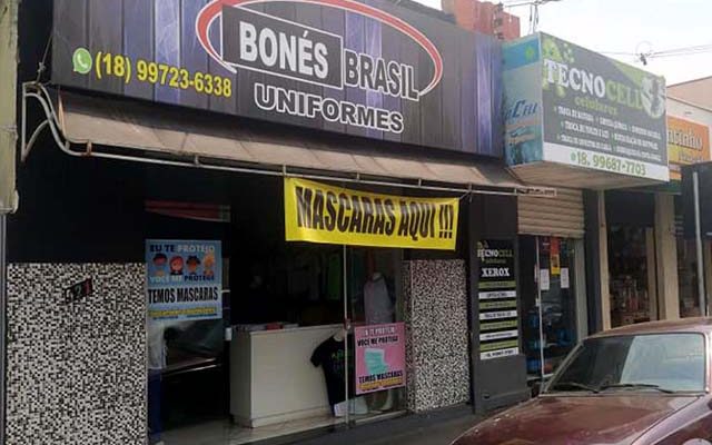 Bonés Brasil esta localizada na rua Paes Leme, próximo do cruzamento com a rua Jesus Trujillo, centro. Foto: MANOEL MESSIAS/Agência