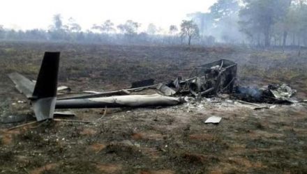 Helicóptero caiu em um assentamento, em Rosana — Foto: Ricardo de Oliveira dos Santos