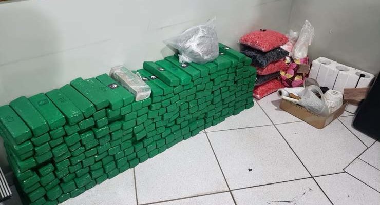 Polícia apreendeu 144 quilos de maconha em chácara de Limeira — Foto: 10º Baep/Divulgação.