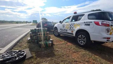 Grupo é preso com mais de 200 kg de maconha em rodovia de Borborema — Foto: Polícia Rodoviária Estadual/Divulgação.