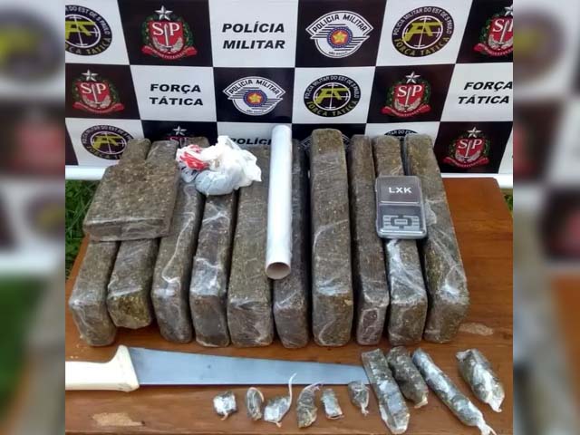 Uma mulher foi presa em flagrante por guardar cerca de 11 quilos de maconha em casa, no Bairro João Crevelaro, em Birigui. Foto: DIVULGAÇÃO