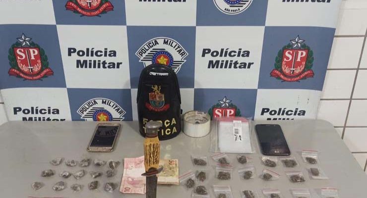 Casal é preso com porções de maconha em Tatuí (SP) — Foto: Polícia Militar/Divulgação.