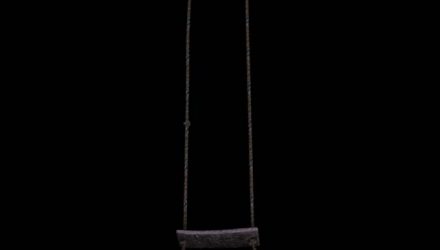 Garota brincava no balanço
REPRODUÇÃO / PIXABAY