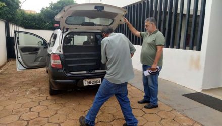 O assentado J. P. L., de 46 anos, residente no assentamento Rio Paraná, foi preso acusado de posse ilegal de arma de fogo. Foto: MANOEL MESSIAS/Agência