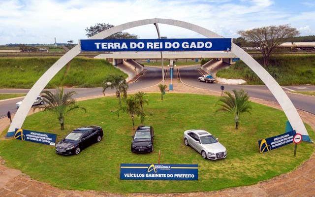 O prefeito de Andradina/SP vai leiloar três carros de luxo para investir no combate ao Coronavírus em Andradina. Foto: Secom/Prefeitura