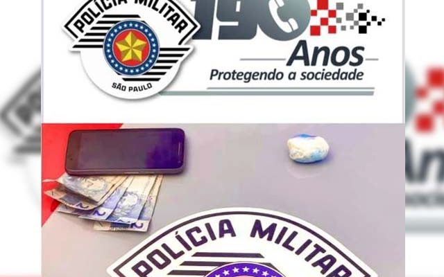 Foi apreendida uma porção de cocaína que pesou aproximadamente 16 gramas. Foto: PM/Divulgação