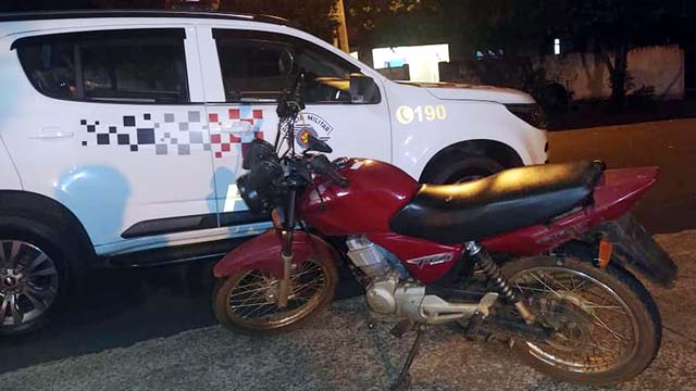 Motocicleta Honda/CG 150 Titan ESD, na cor vermelha, furtada pelo município de Guaraçai, em dezembro de 2020. Foto: MANOEL MESSIAS/Agência