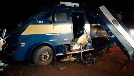 Carro-forte é atacado por assaltantes na Rodovia SP-318 em São Carlos — Foto: CBN São Carlos
