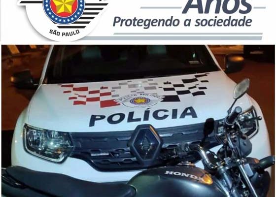 Motocicleta furtada no dia anterior estava na casa do acusado. Foto: PM/Divulgação