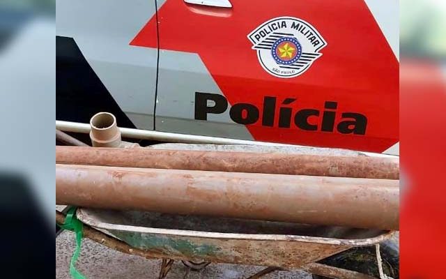 Canos furtados foram devolvidos para a empresa. Foto: PM/Divulgação