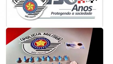 Adolescente foi flagrado com 21 porções de cocaína. Foto: PM/Divulgação