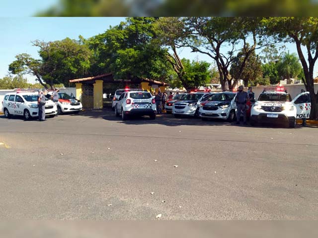Polícia Militar prestou sua última homenagem ao policial aposentado, vítima de Covid 19. Foto: DIVULGAÇÃO