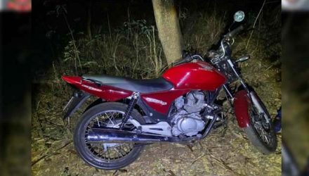 Motocicleta foi furtada na rua Euclides da Cunha, próximo da Av. Rio Grande do Sul, centro. Foto: PM/Divulgação