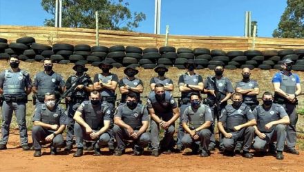 28º Batalhão recebeu uma remessa de novos fuzis de fabricação belga, da marca FN, o fuzil Herstal FN Scar. Foto: PM/Divulgação
