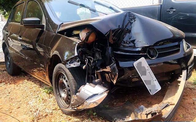 VW Gol ficou com a frente destruída no acidente. Foto: MANOEL MESSIAS/Agência