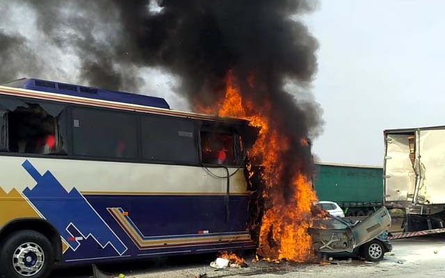 Acidente entre ônibus, caminhão e carros deixa seis mortos e oito feridos na Dutra em São José dos Campos — Foto: Polícia Rodoviária Federal/ Divulgação