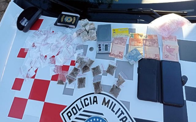 Drogas encontradas com homem foram apreendidas em Glicério — Foto: Divulgação/Polícia Militar
