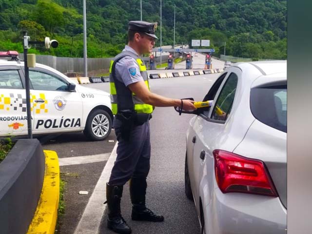 EMBRIAGUEZ AO VOLANTE: Será utilizado o bafômetro seletivo e em caso positivo, se utiliza o que afere o grau de embriaguez ao volante. Foto: PMRv